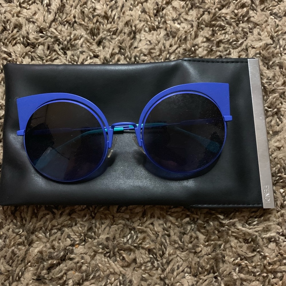 Fendi women sunglasses